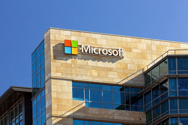 Microsoft Teams下线4小时：企业无奈重新启用电子邮件