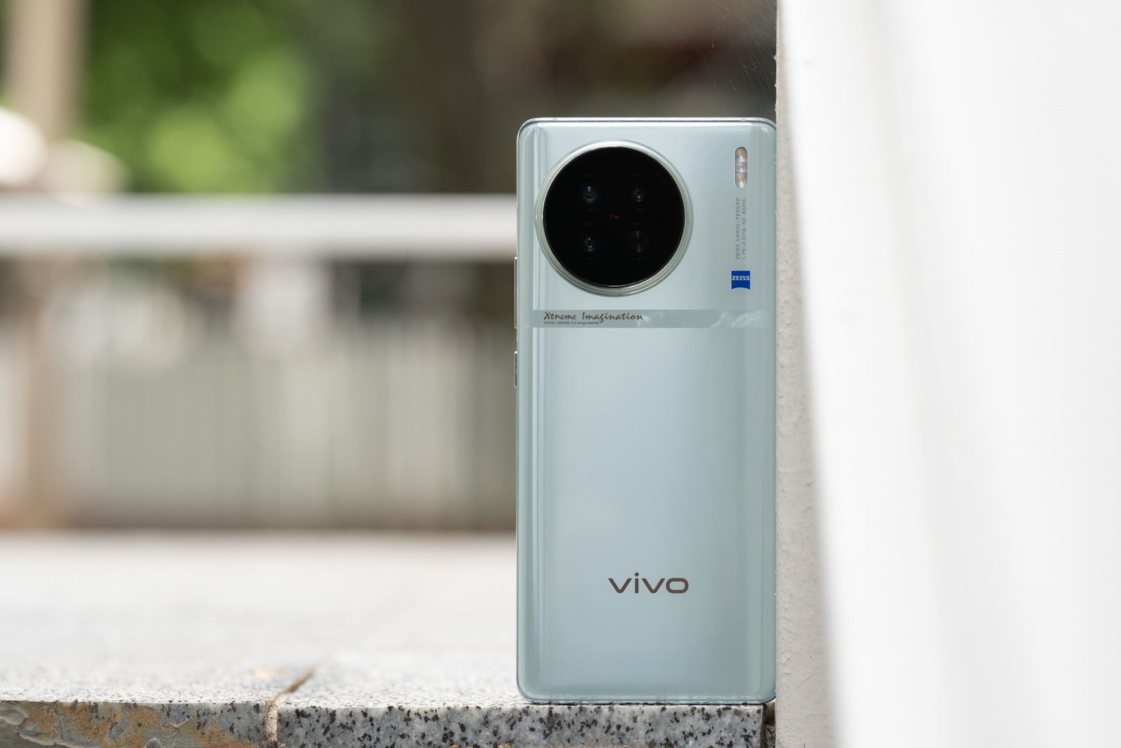 vivo X90s「青漾」图赏:真被这色彩凉爽到了