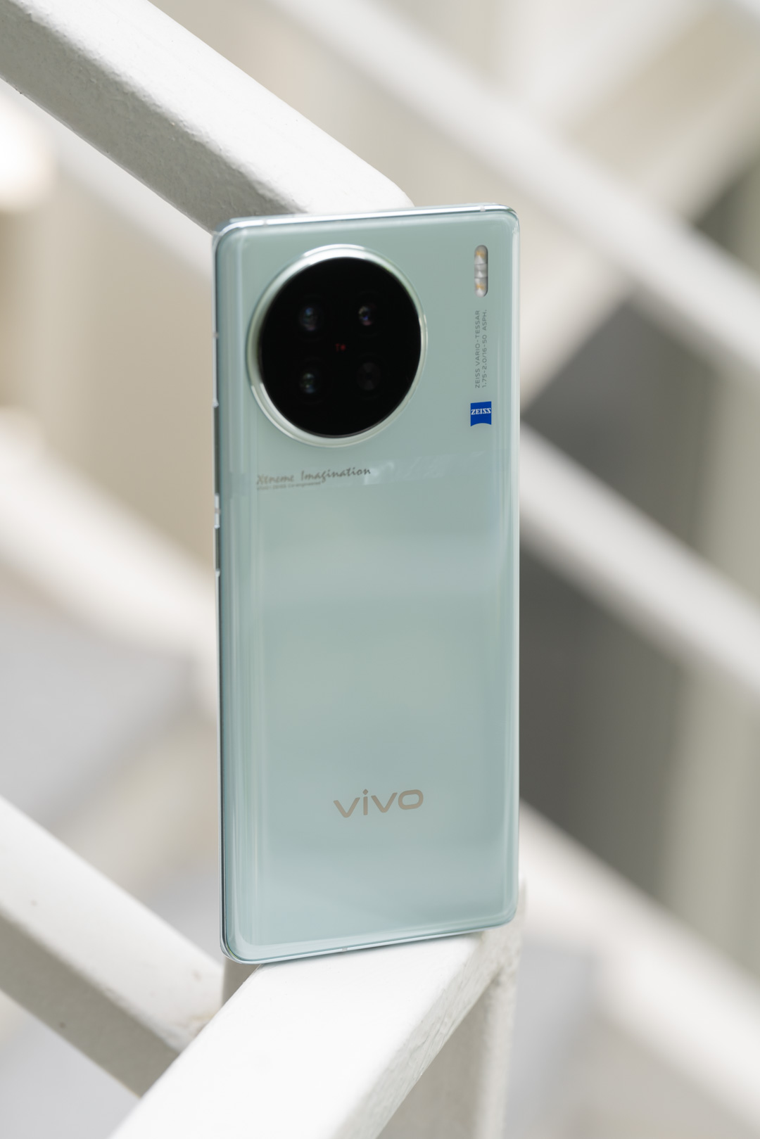 vivo X90s「青漾」图赏:真被这色彩凉爽到了