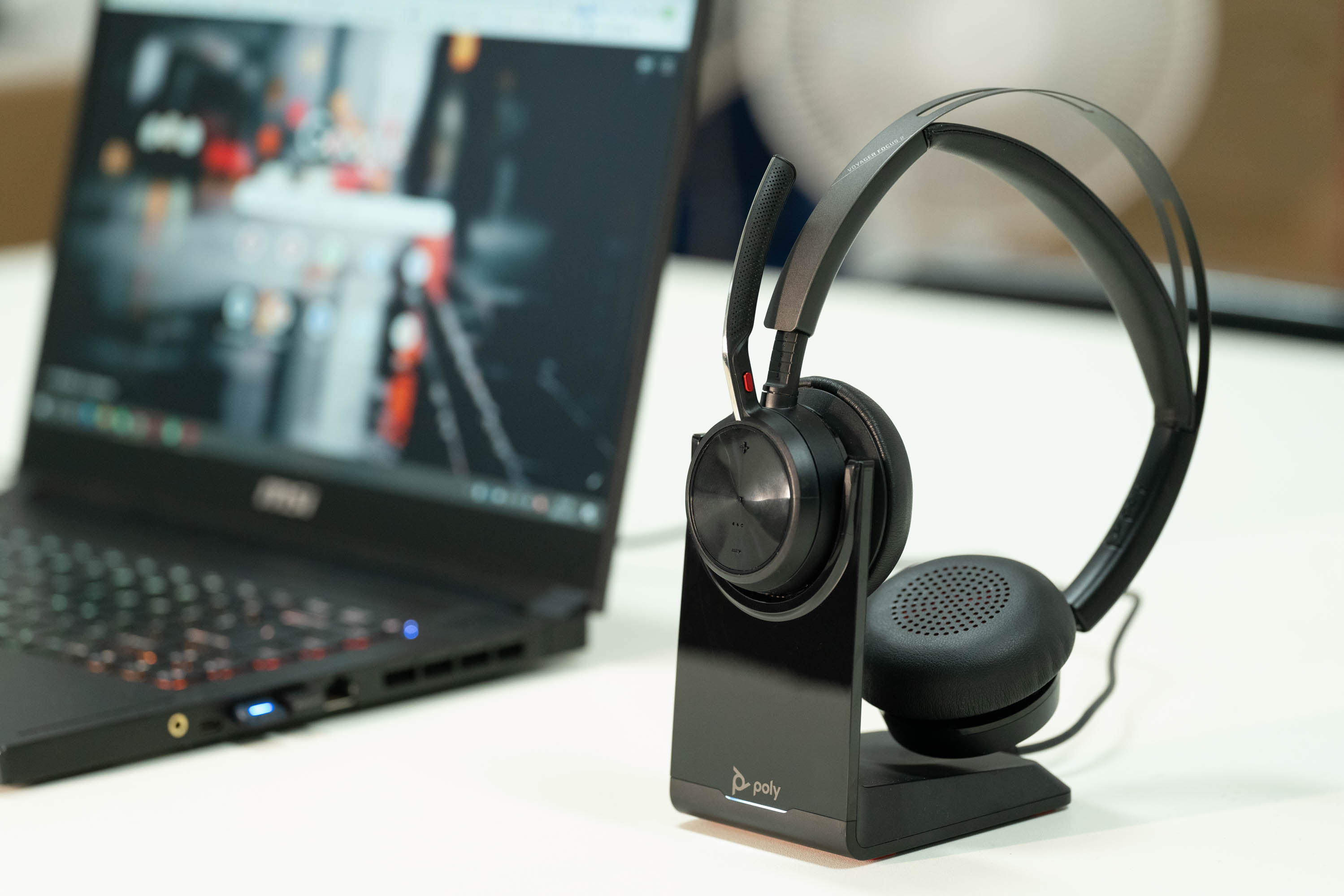 办公室首选：全面体验Voyager Focus 2耳机