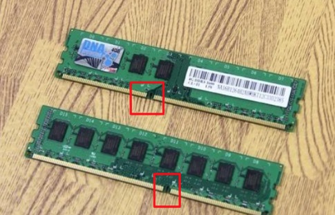 正确装载电脑主机内存条的步骤教程