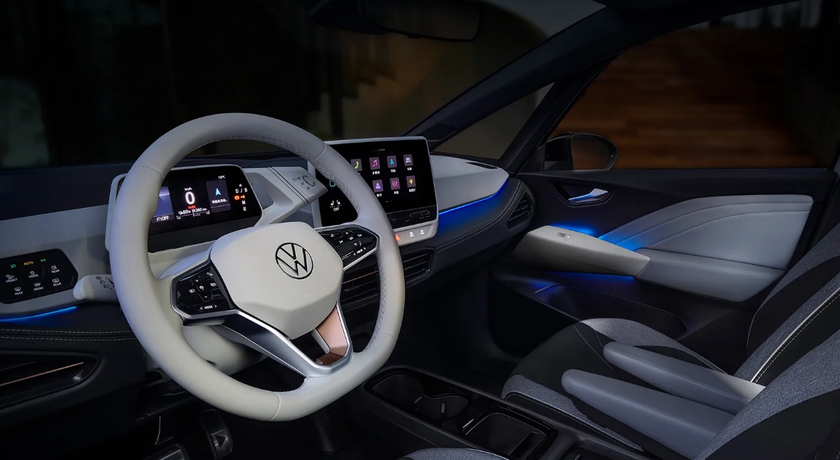 顶配不到15万！大众销量王ID.3上新，压力给到比亚迪海豚