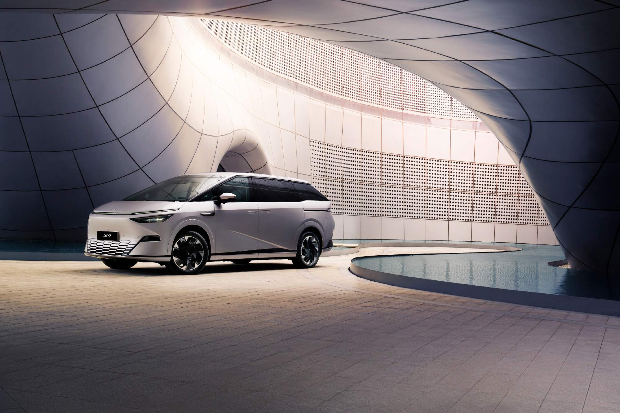 小鹏X9、理想MEGA来袭,极氪009还能继续滋润吗?