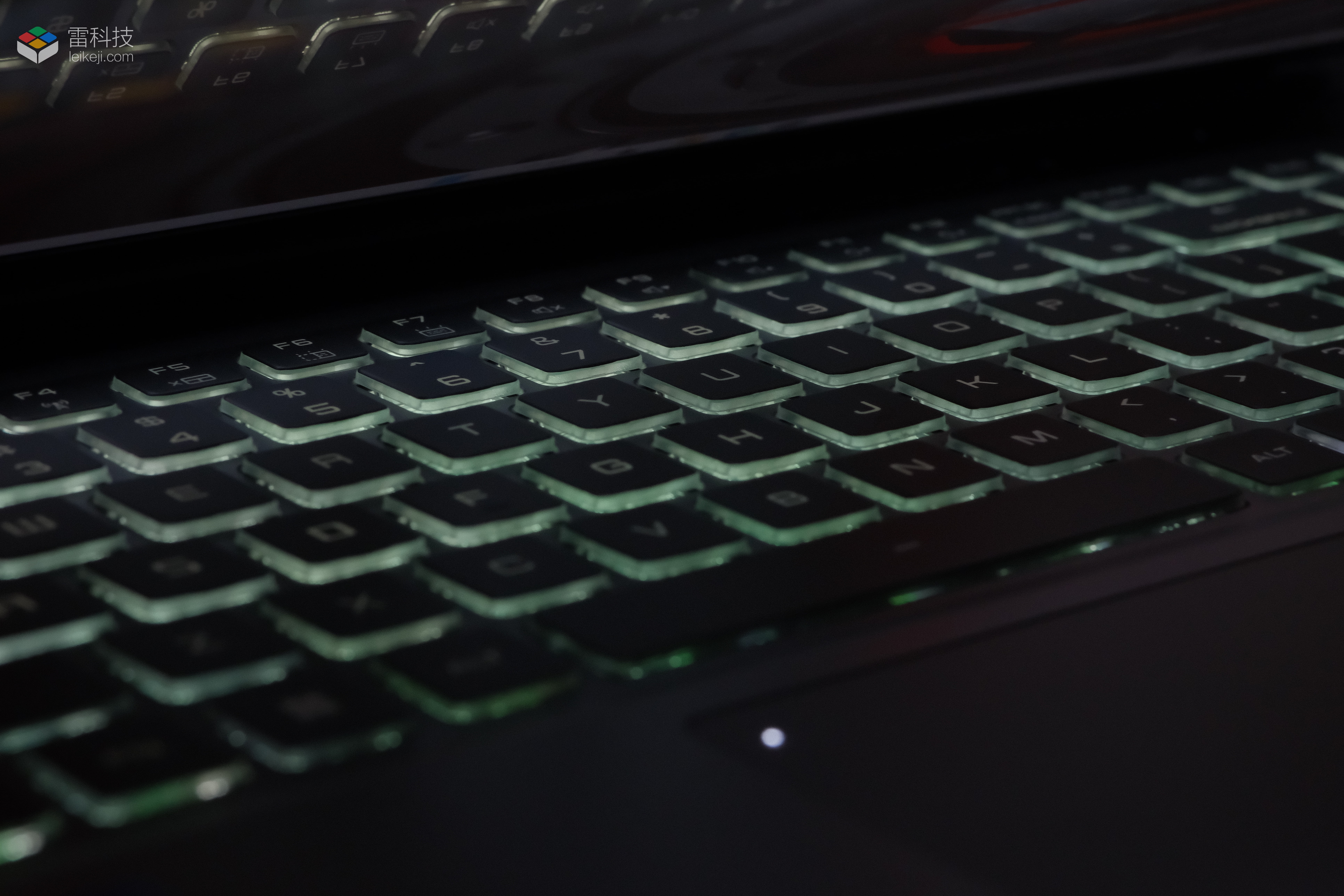 机械革命极光Pro体验：12代酷睿加持的六边形战士