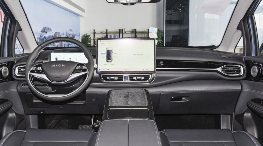 都是黑马?配置续航全都要,二十万电车该选谁?