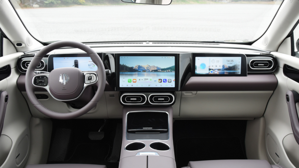 都是黑马?配置续航全都要,二十万电车该选谁?