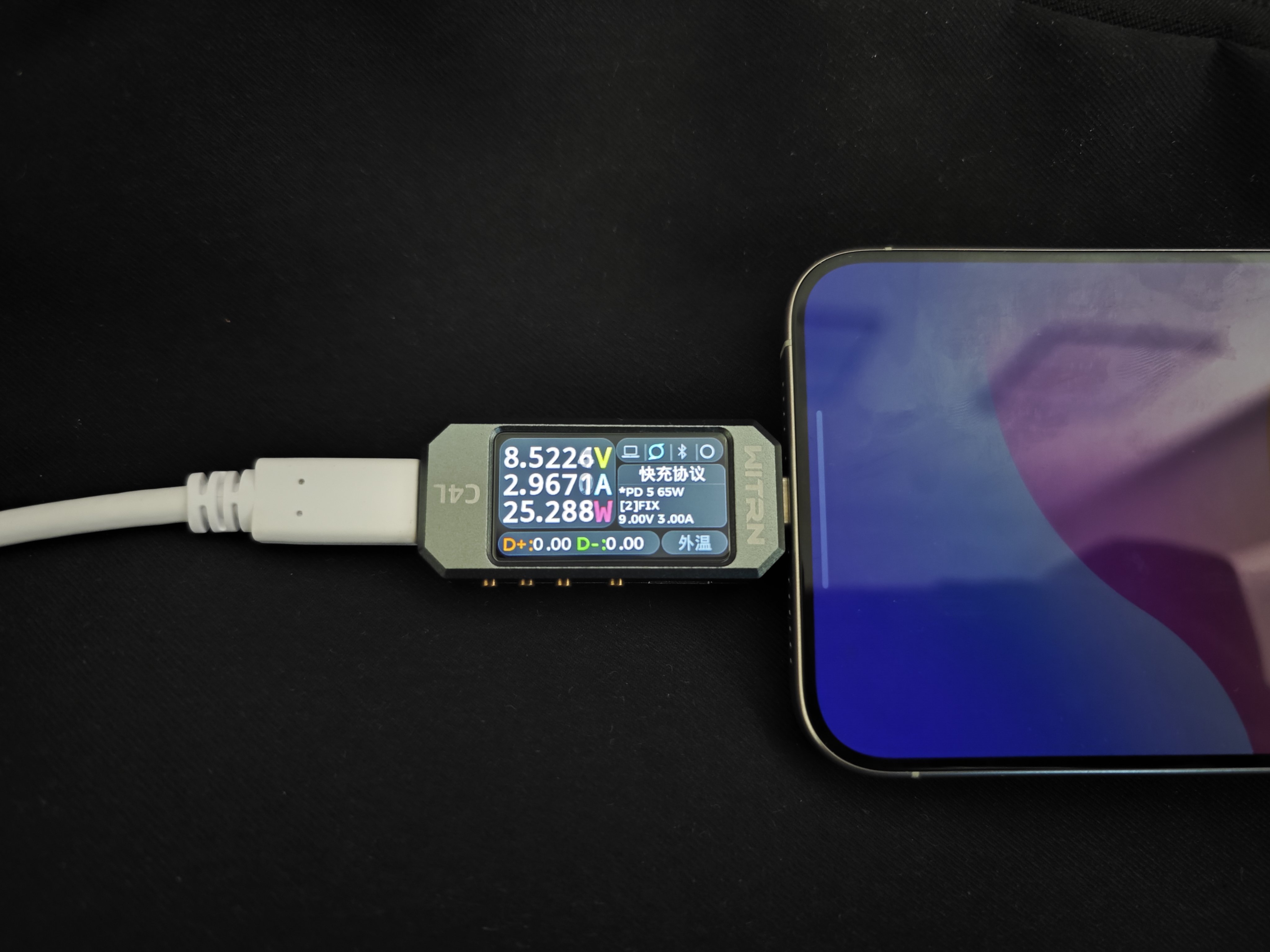 iPhone 15 新C口评测:15和Pro“同口不同速”,苹果狠起来连自己都卷?