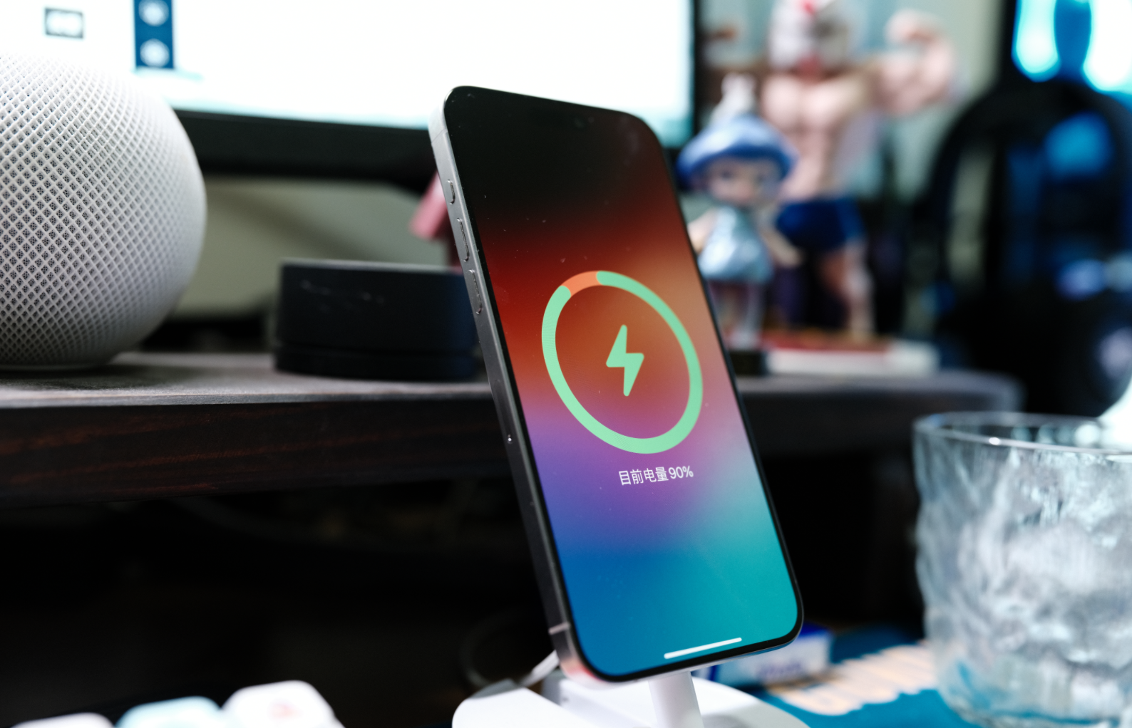 iPhone 15 新C口评测:15和Pro“同口不同速”,苹果狠起来连自己都卷?