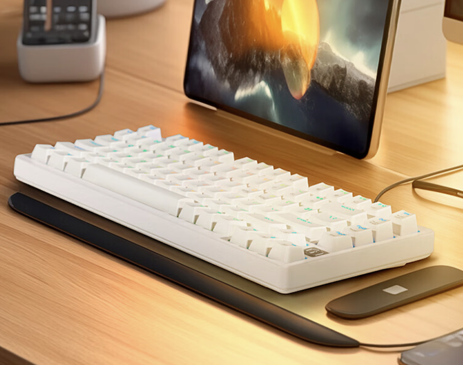 艾石头发布了可调节触发键程的ND75磁轴键盘，首发价格为359元