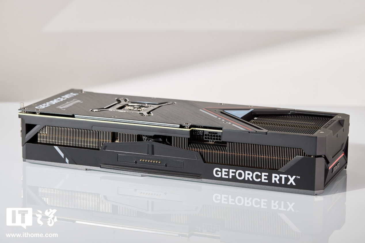 iGame GeForce RTX 4070 SUPER Vulcan OC 显卡首发评测：2K 光追游戏和生产力两不误