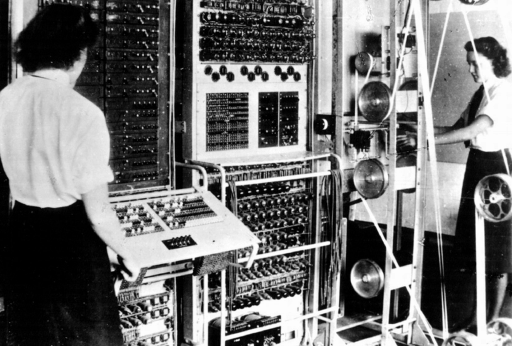 80周年前，世界上第一台电子计算机诞生，它给世界带来了革命性的改变！