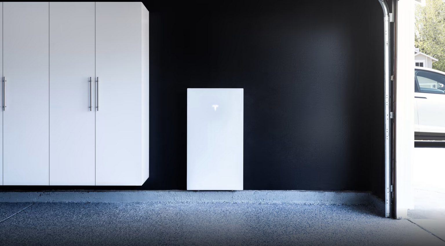 特斯拉家用储能系统 Powerwall 全球安装量突破 60 万台，去年在美市场份额达 30.2%