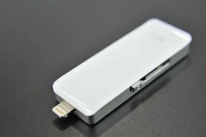 如何在苹果手机上使用U盘进行数据传输