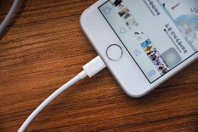 为什么苹果手机充电会发热？