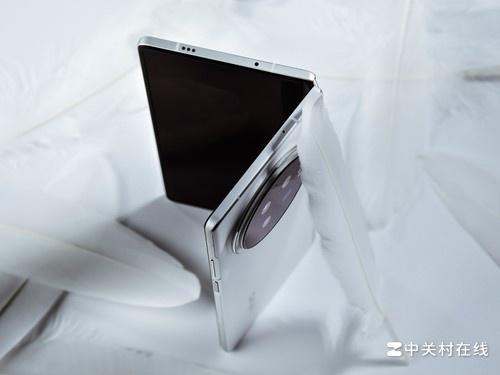 vivo X Fold3 高清图赏 轻至 219g 的折叠屏见过没？