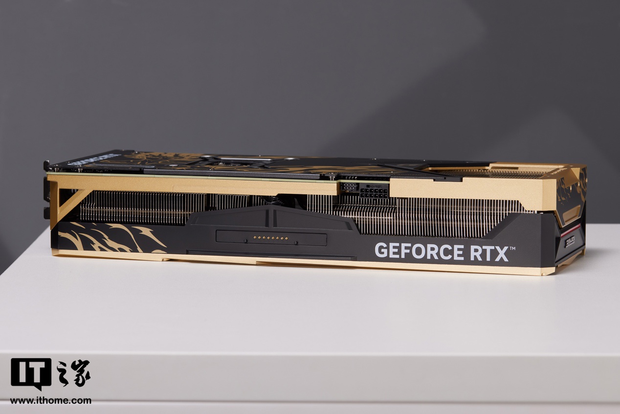 iGame RTX 4070 Ti SUPER 雾山五行联名定制款显卡图赏：玄墨金焰，释放强大烿火之力