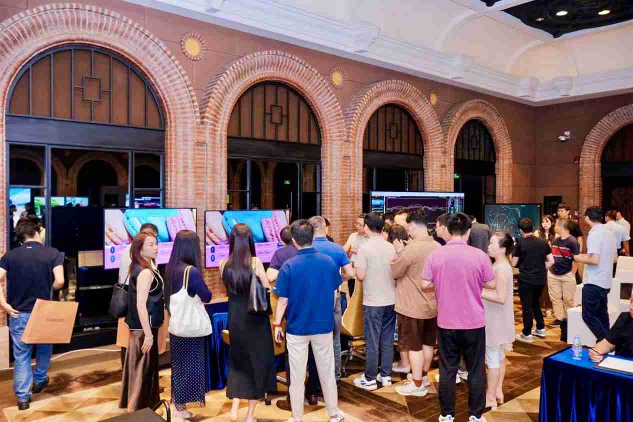 重构空间想象力,引领未来新趋势:2025年三星商显新品鉴赏会深圳站圆满落幕