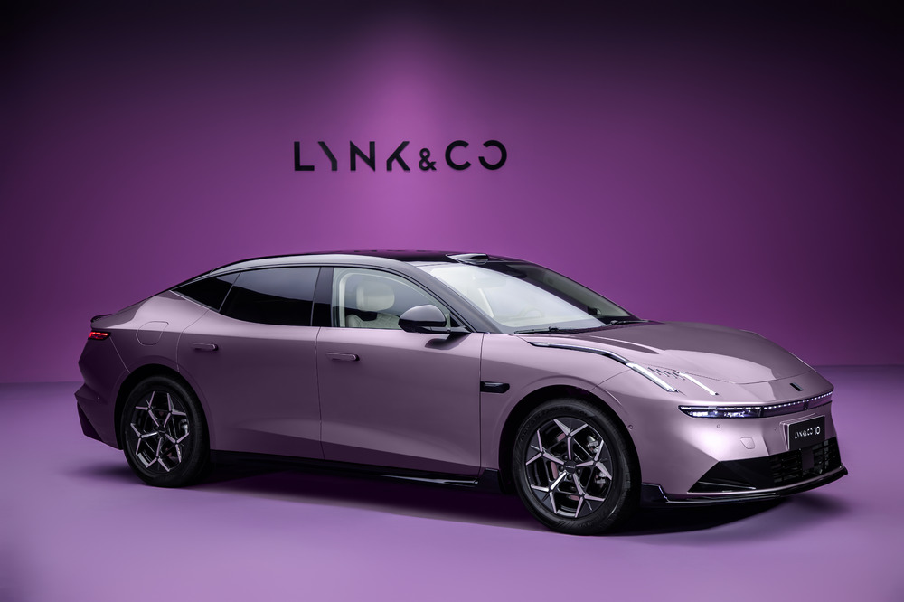 混动轿车终局首选，“智能电混四驱轿车”领克10 EM-P全球首秀