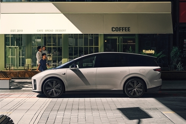 理想车主吐槽i8不如L90，却被理想VP指为水军