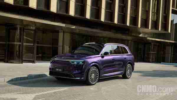 余承东宣布问界 M8 纯电版夜紫配色 采用最前沿车漆工艺