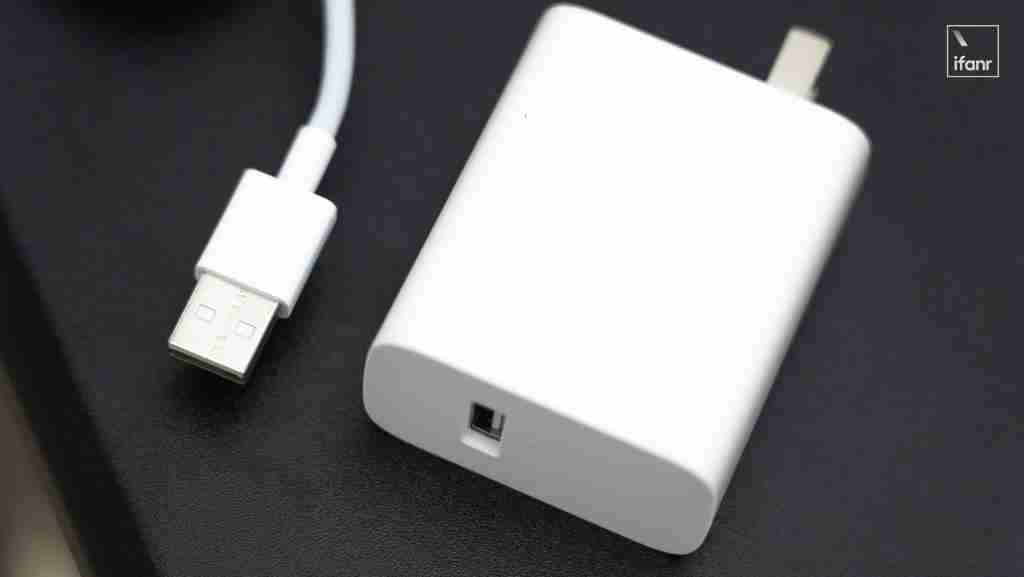 8000mAh 大电池,是手机、板砖还是充电宝?