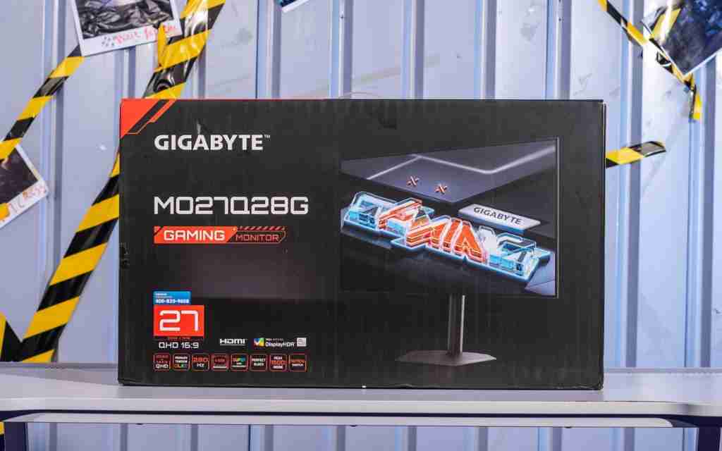  技嘉 MO27Q28G 显示器评测：第四代 OLED 电竞旗舰，高画质高刷新体验 