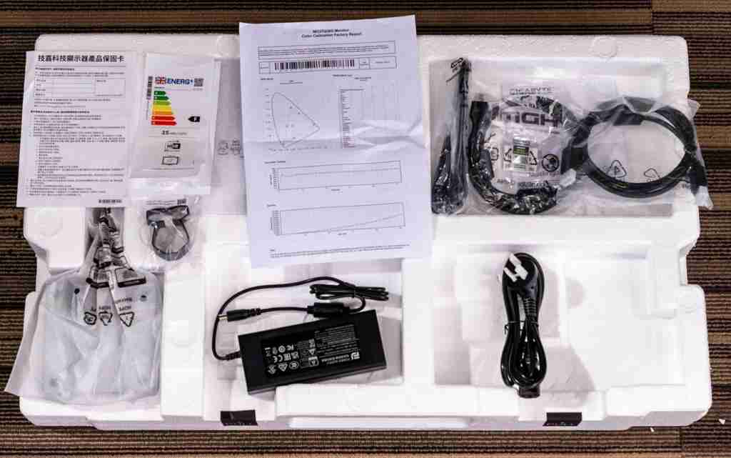  技嘉 MO27Q28G 显示器评测：第四代 OLED 电竞旗舰，高画质高刷新体验 