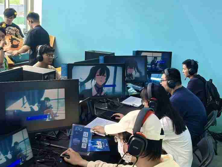 飞利浦Evnia闪耀核聚变，前沿科技显示器陪您玩出Young！