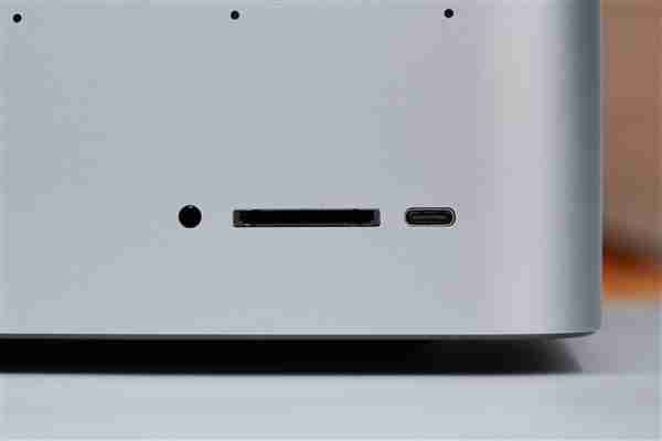 搭载AMD锐龙AI Max+ 395！零刻GTR9 Pro迷你AI工作站图赏