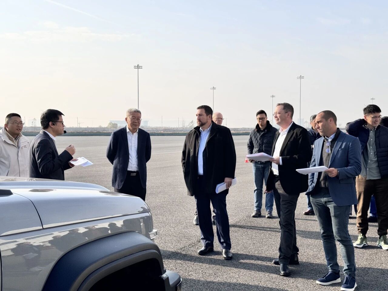 Jeep全球高层到访武汉神龙汽车