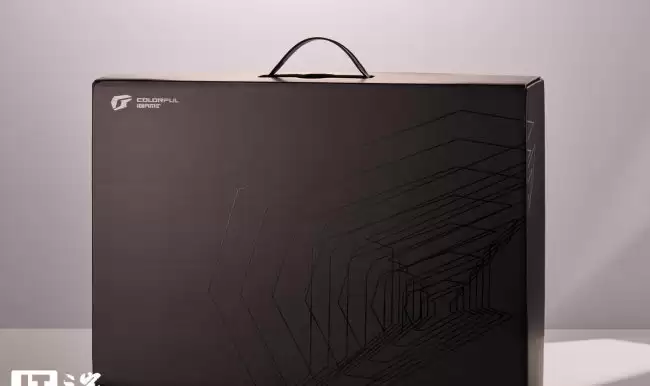 七彩虹 iGame M16 Origo 游戏本图赏星耀白的克制美学